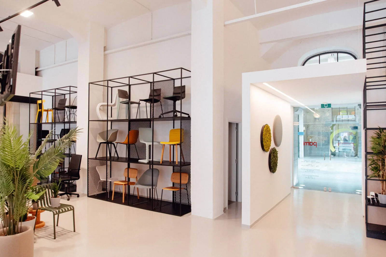 Pami kantoormeubelen